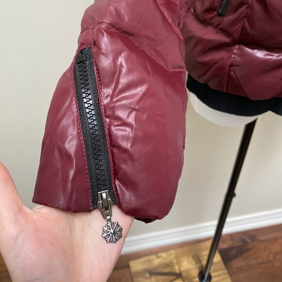 NWT Stylish Burgundy Puffer Down Jacket with Faux Fur Hood - Picture 2 of 6